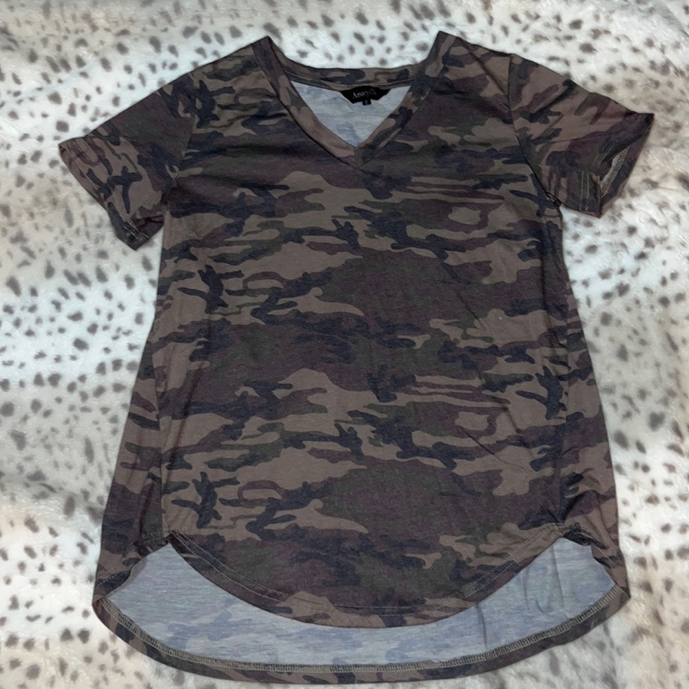 super cute camo t-shirt